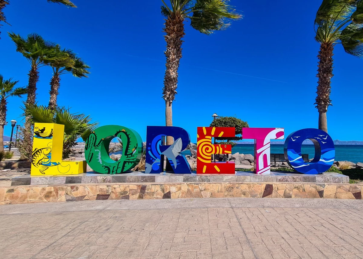 loreto-mexico-sign