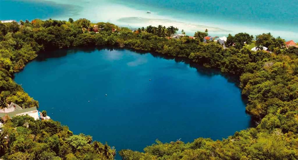 Cenote Azul